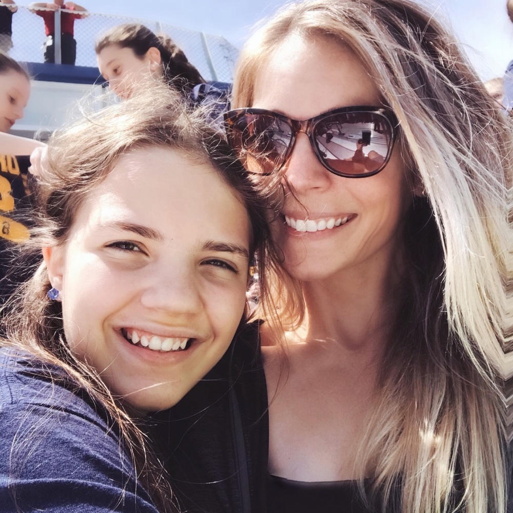 Meet your Poshers, Jessica & Laila